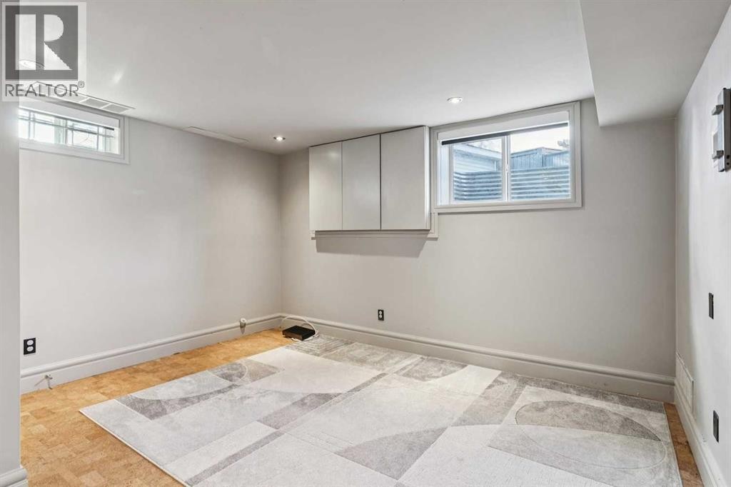 












336 Pump Hill Gardens SW

,
Calgary,




Alberta
T2V4M7

