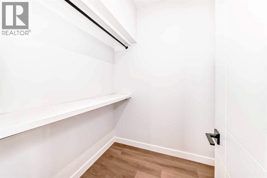 












1607 37 Avenue SW

,
Calgary,




Alberta
T2T2h2

