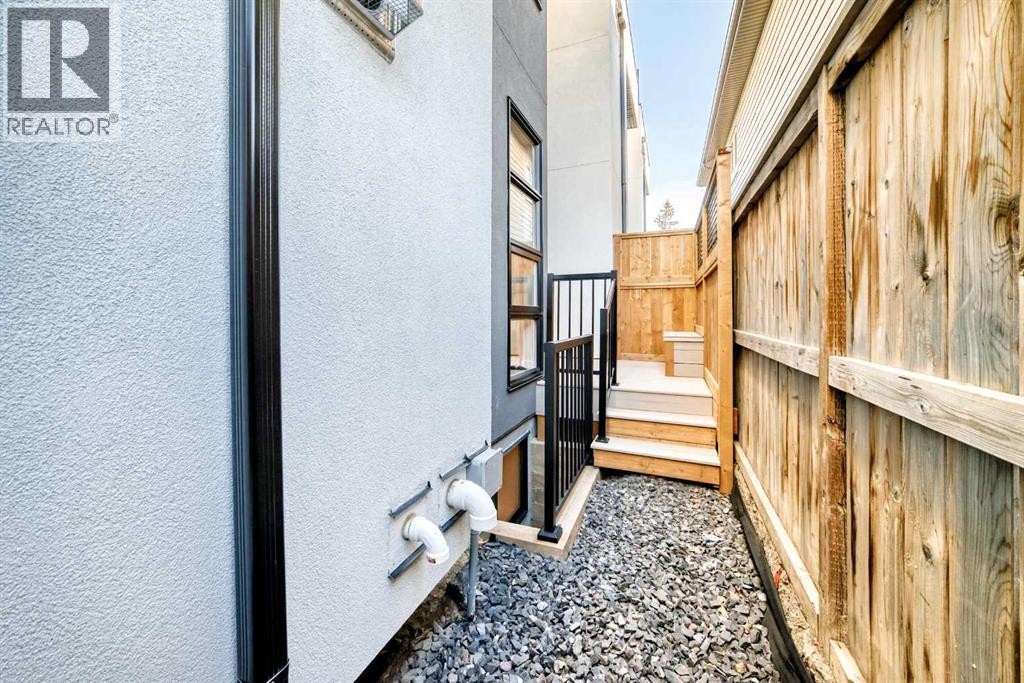 












1607 37 Avenue SW

,
Calgary,




Alberta
T2T2h2

