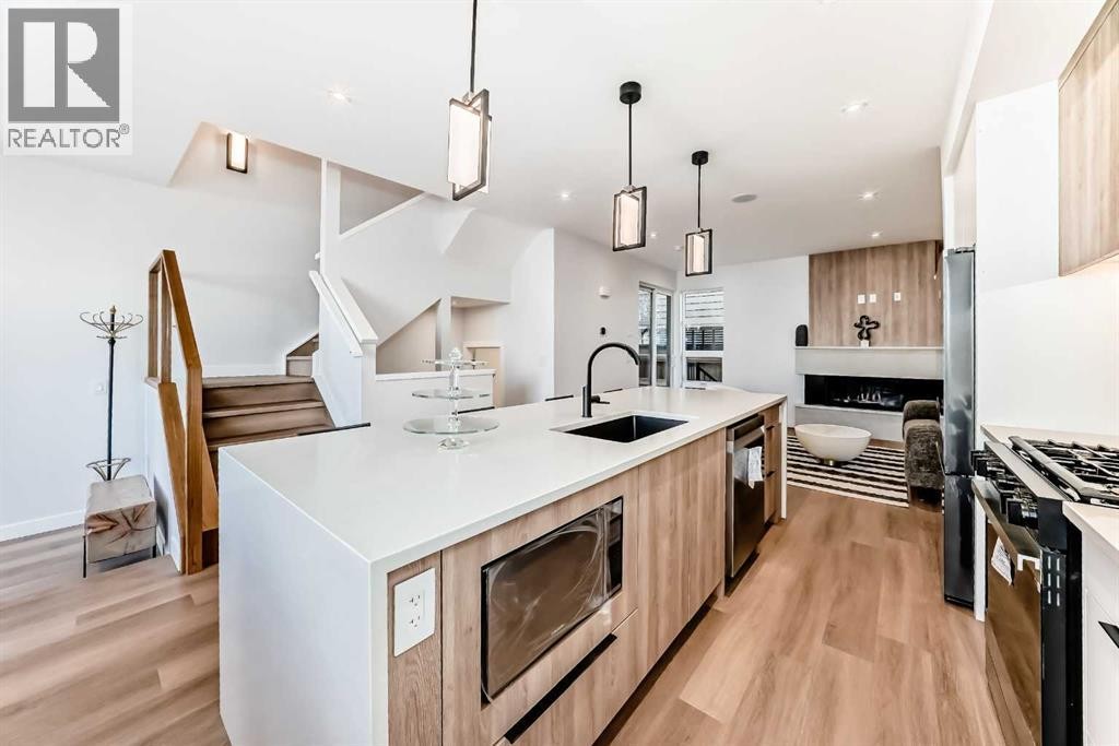 












1607 37 Avenue SW

,
Calgary,




Alberta
T2T2h2

