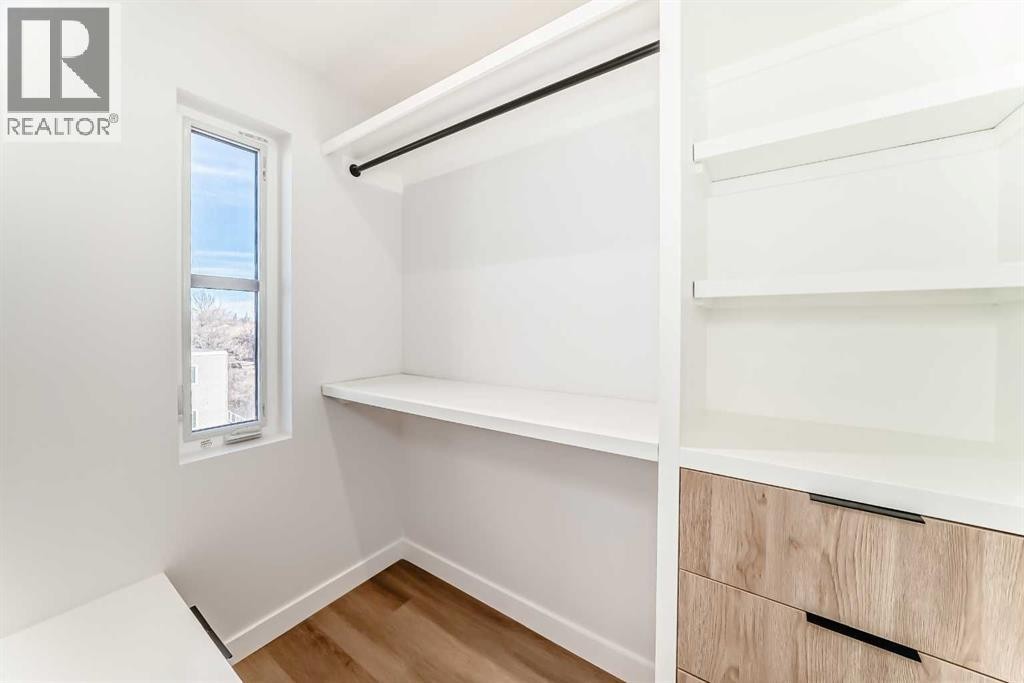 












1607 37 Avenue SW

,
Calgary,




Alberta
T2T2h2

