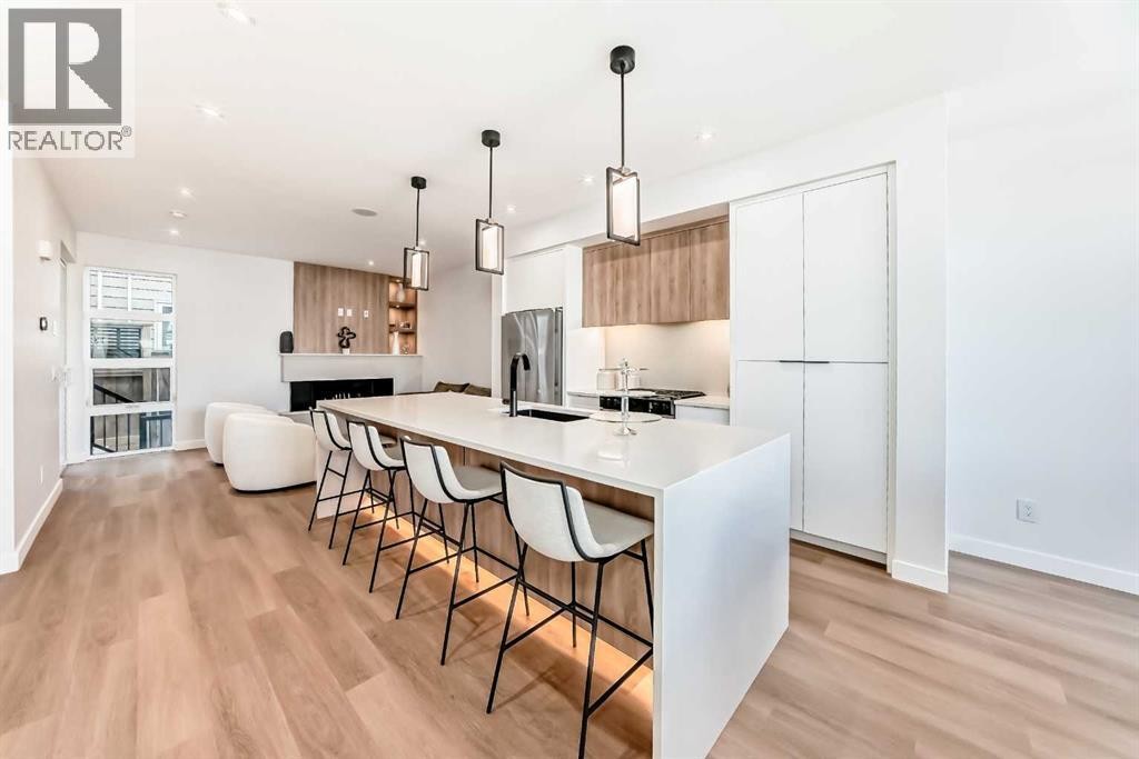 












1607 37 Avenue SW

,
Calgary,




Alberta
T2T2h2

