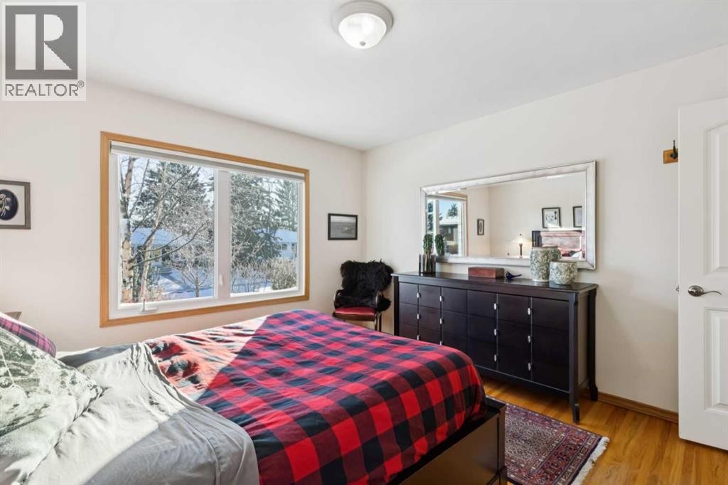 












35 45 Street SW

,
Calgary,




Alberta
T3C2B2

