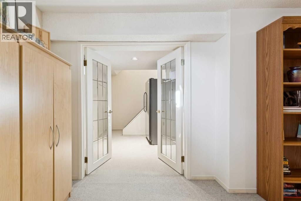 












35 45 Street SW

,
Calgary,




Alberta
T3C2B2

