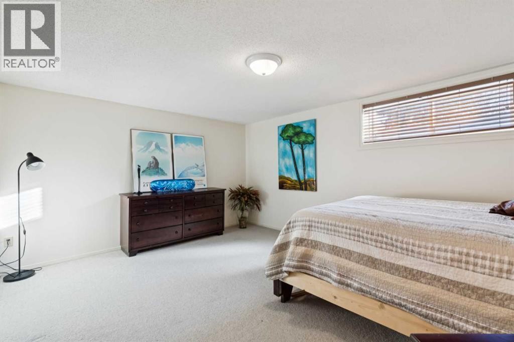 












35 45 Street SW

,
Calgary,




Alberta
T3C2B2

