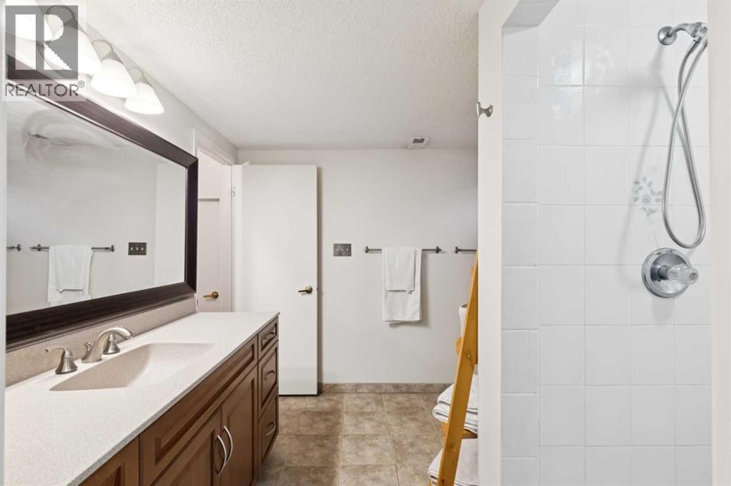 












35 45 Street SW

,
Calgary,




Alberta
T3C2B2

