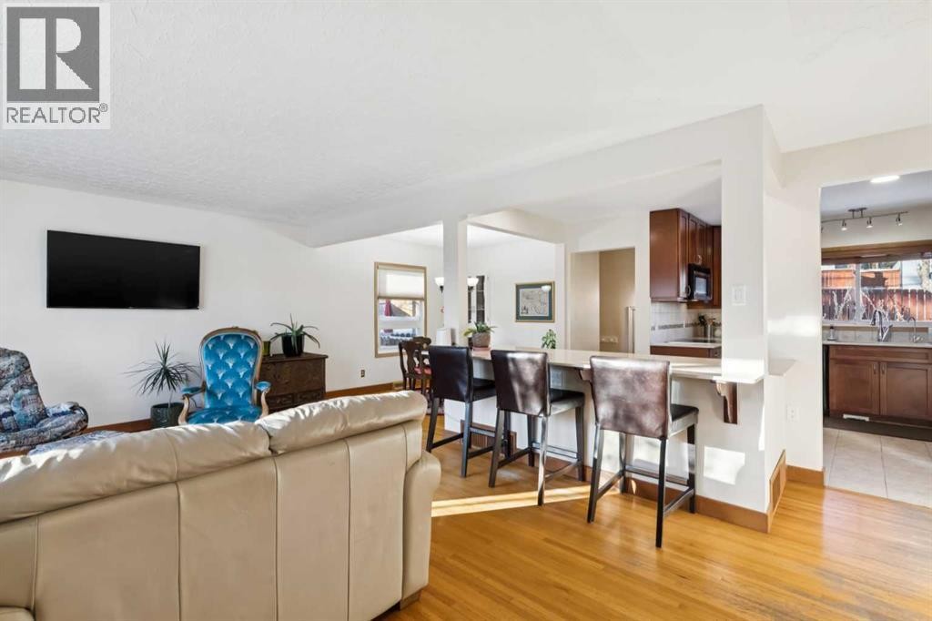 












35 45 Street SW

,
Calgary,




Alberta
T3C2B2

