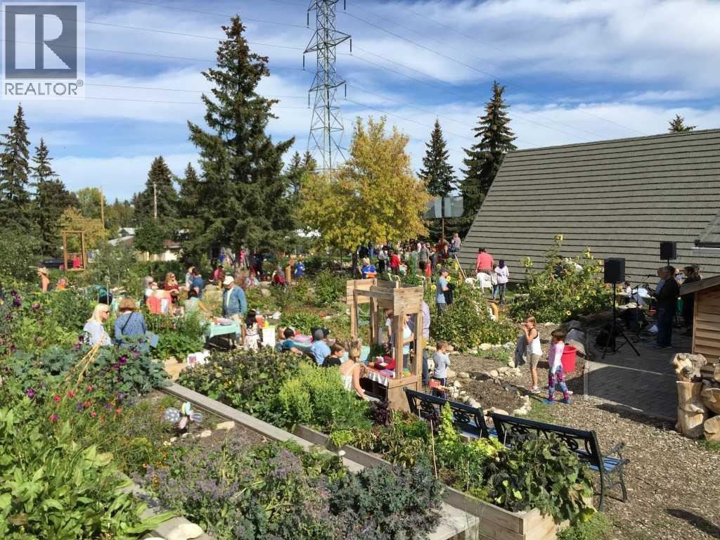 












35 45 Street SW

,
Calgary,




Alberta
T3C2B2

