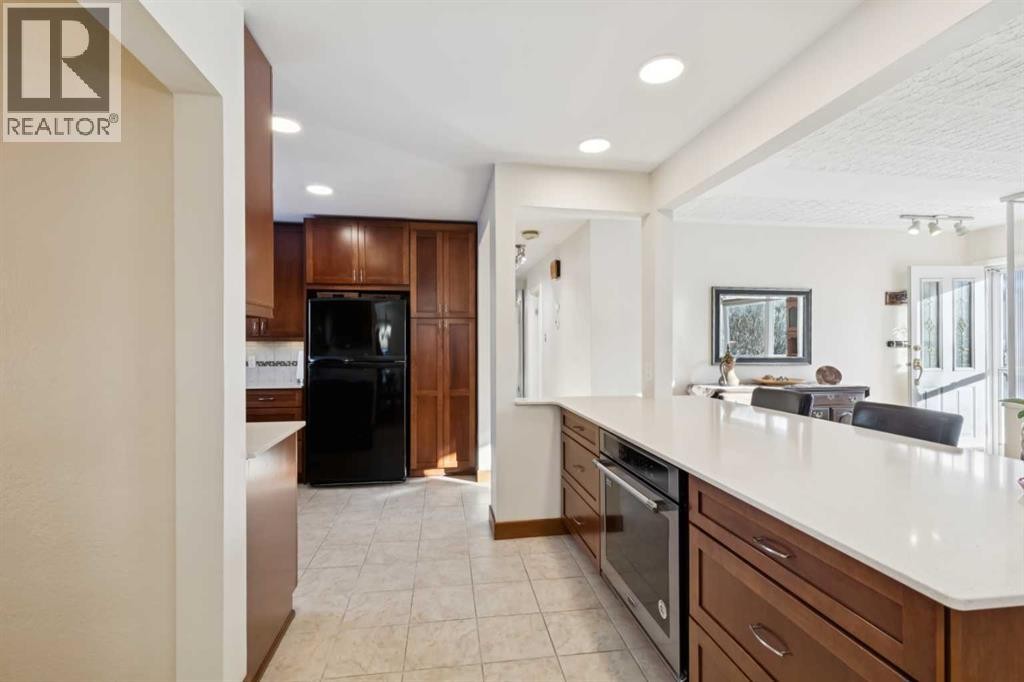 












35 45 Street SW

,
Calgary,




Alberta
T3C2B2

