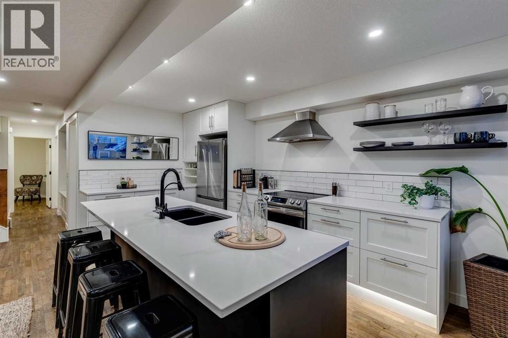 












2126 18A Street SW

,
Calgary,




Alberta
T2T4W2

