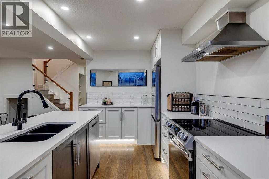 












2126 18A Street SW

,
Calgary,




Alberta
T2T4W2

