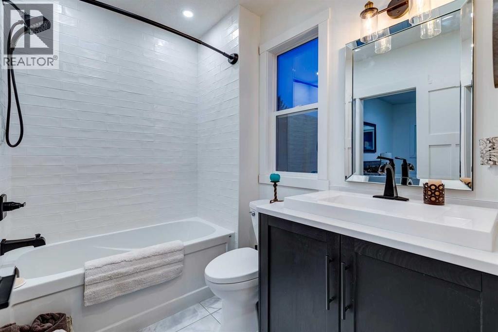 












2126 18A Street SW

,
Calgary,




Alberta
T2T4W2

