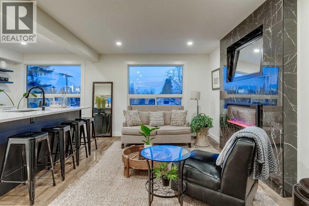 












2126 18A Street SW

,
Calgary,




Alberta
T2T4W2

