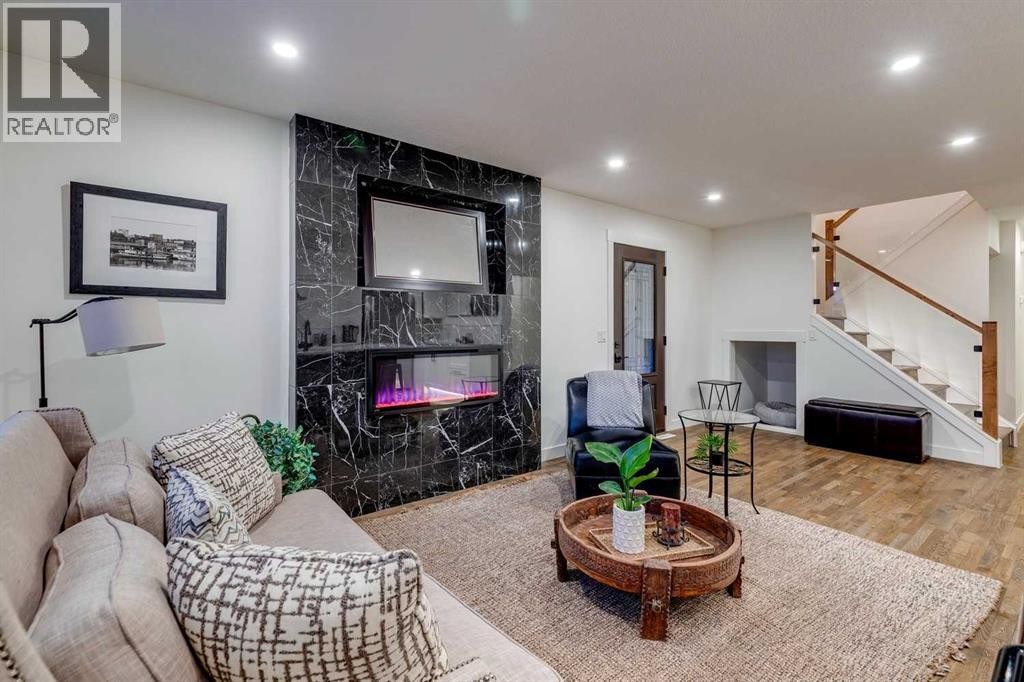 












2126 18A Street SW

,
Calgary,




Alberta
T2T4W2

