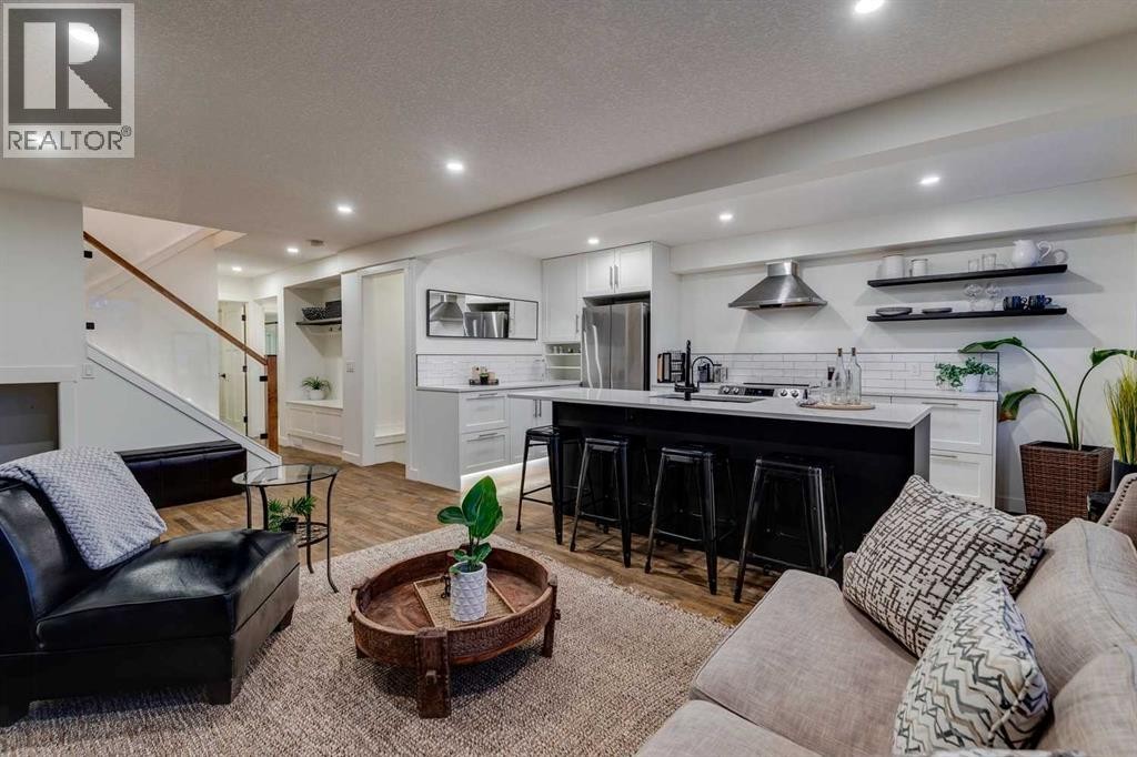 












2126 18A Street SW

,
Calgary,




Alberta
T2T4W2

