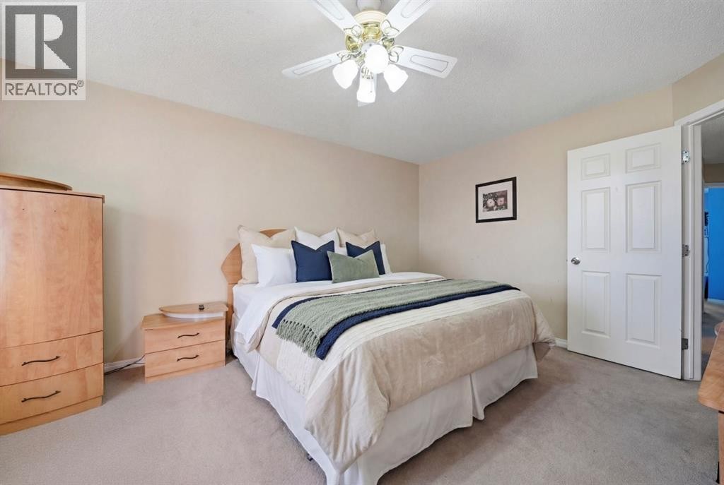 












93 Copperleaf Way SE

,
Calgary,




Alberta
T2Z0H9

