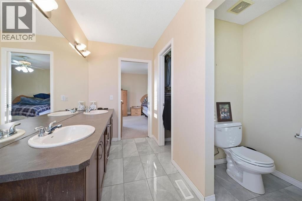 












93 Copperleaf Way SE

,
Calgary,




Alberta
T2Z0H9

