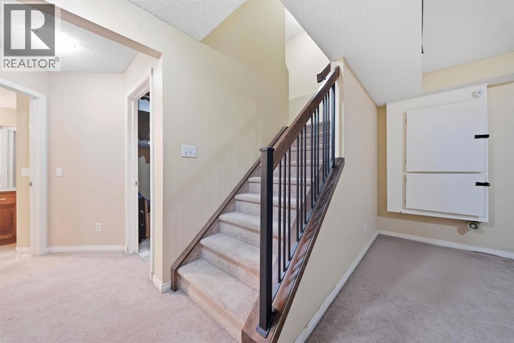 












93 Copperleaf Way SE

,
Calgary,




Alberta
T2Z0H9

