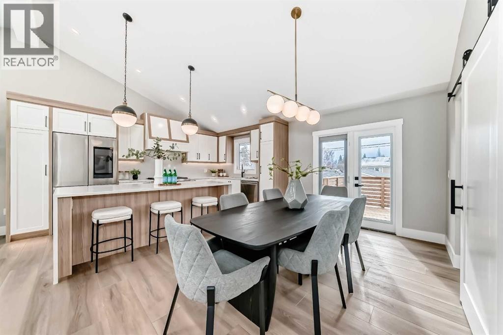 












7 Lake Sundance Place SE

,
Calgary,




Alberta
T2J2S9

