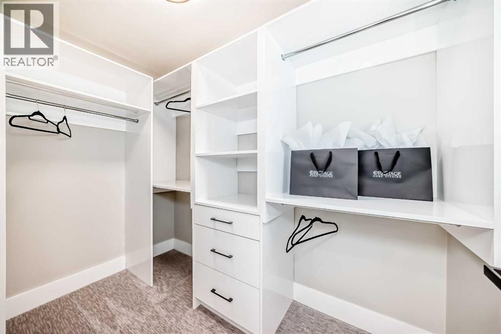 












7 Lake Sundance Place SE

,
Calgary,




Alberta
T2J2S9

