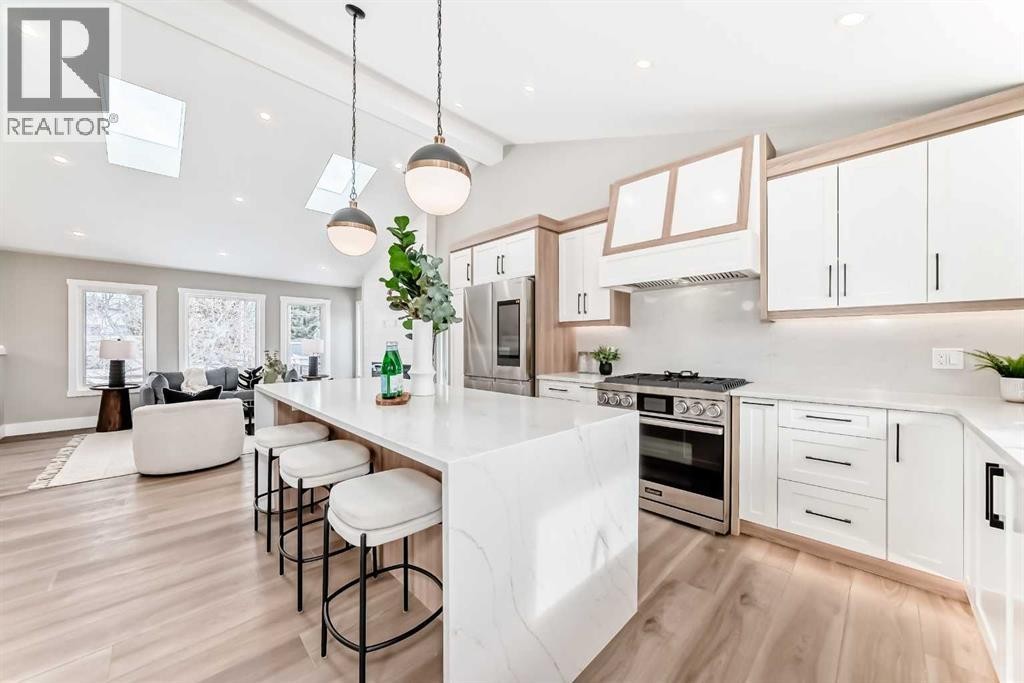 












7 Lake Sundance Place SE

,
Calgary,




Alberta
T2J2S9

