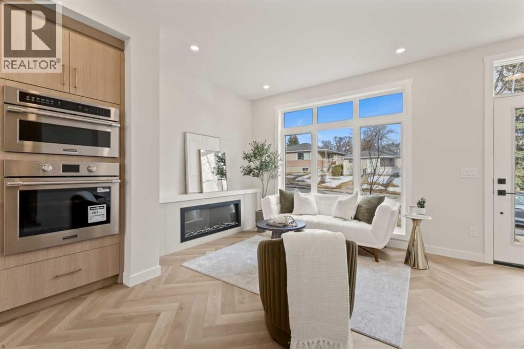 












3107 42 Street SW

,
Calgary,




Alberta
T3E3M4

