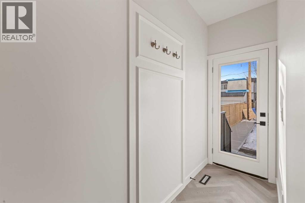 












3107 42 Street SW

,
Calgary,




Alberta
T3E3M4

