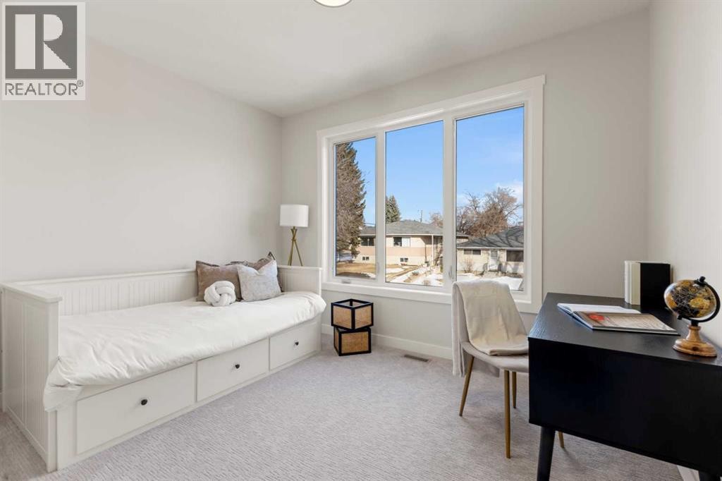 












3107 42 Street SW

,
Calgary,




Alberta
T3E3M4

