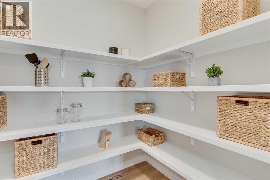 












467 Kinniburgh Loop

,
Chestermere,




Alberta
T1X3C2

