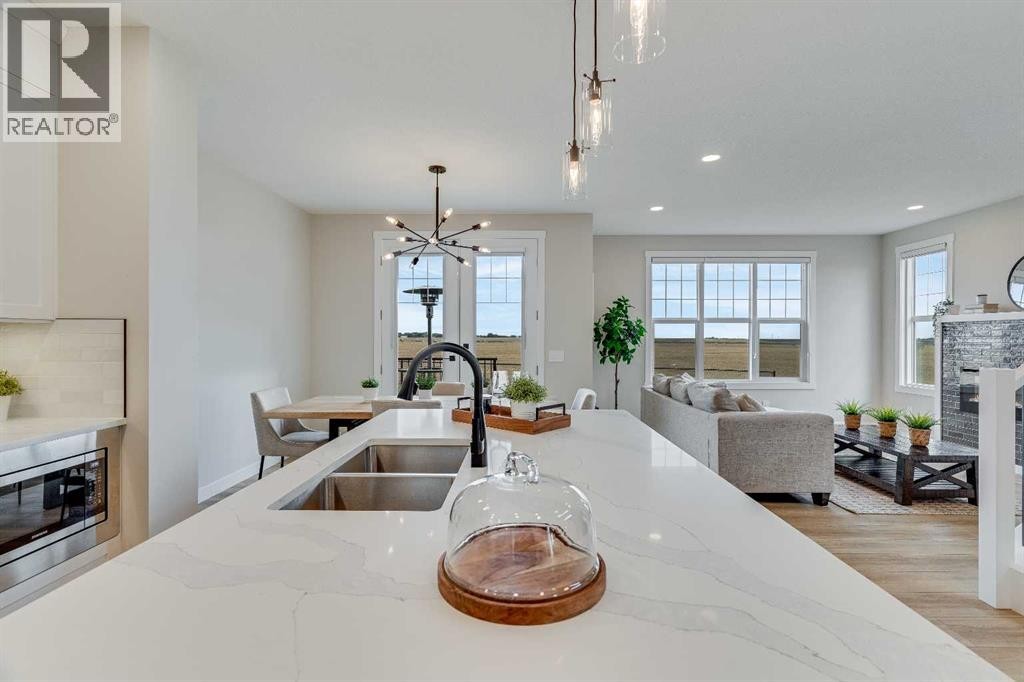 












467 Kinniburgh Loop

,
Chestermere,




Alberta
T1X3C2

