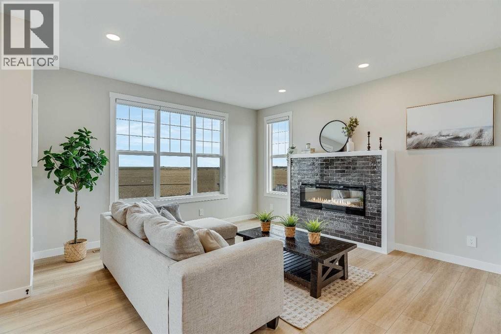 












467 Kinniburgh Loop

,
Chestermere,




Alberta
T1X3C2

