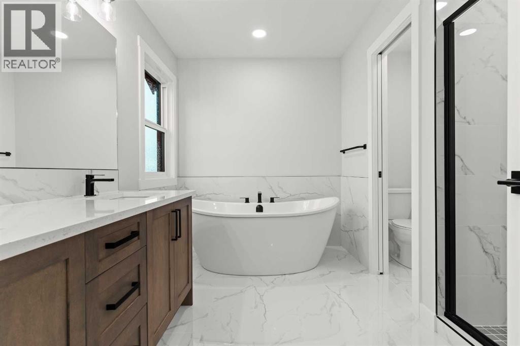 












467 Kinniburgh Loop

,
Chestermere,




Alberta
T1X3C2

