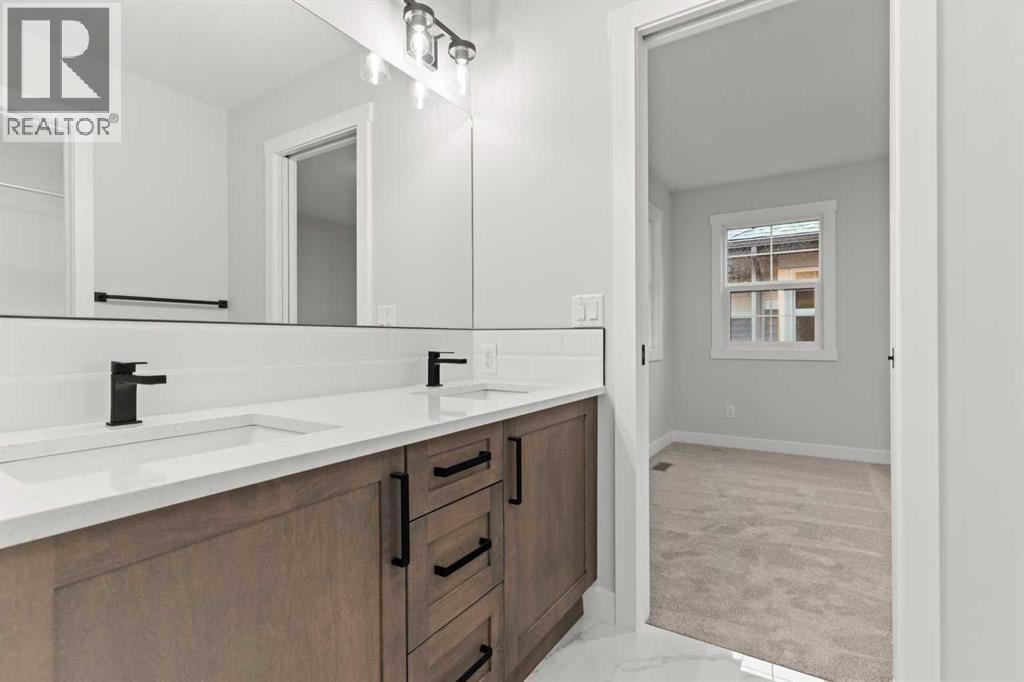 












467 Kinniburgh Loop

,
Chestermere,




Alberta
T1X3C2

