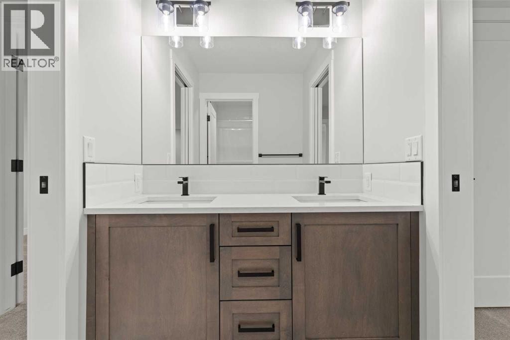 












467 Kinniburgh Loop

,
Chestermere,




Alberta
T1X3C2

