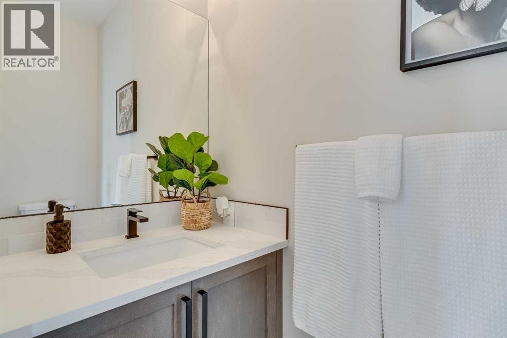 












467 Kinniburgh Loop

,
Chestermere,




Alberta
T1X3C2

