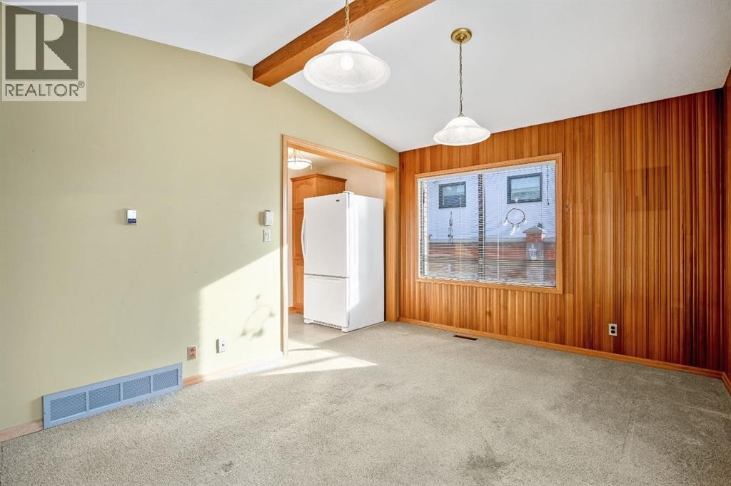 












47 Montrose Crescent NE

,
Calgary,




Alberta
T3E5P3

