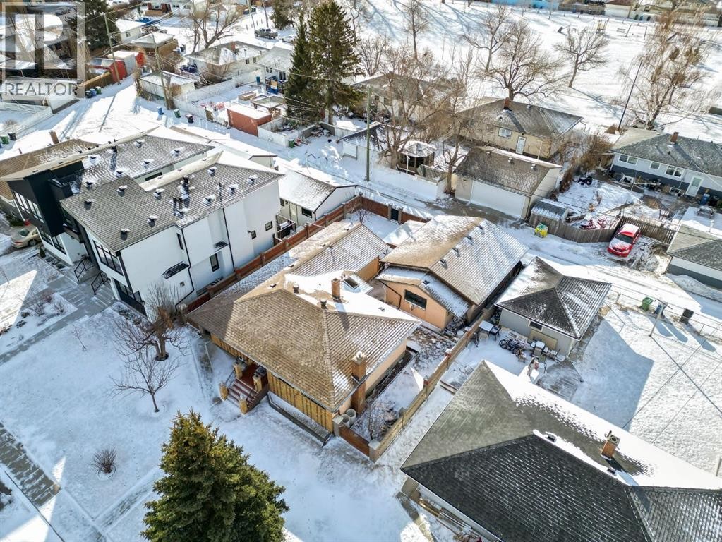 












47 Montrose Crescent NE

,
Calgary,




Alberta
T3E5P3

