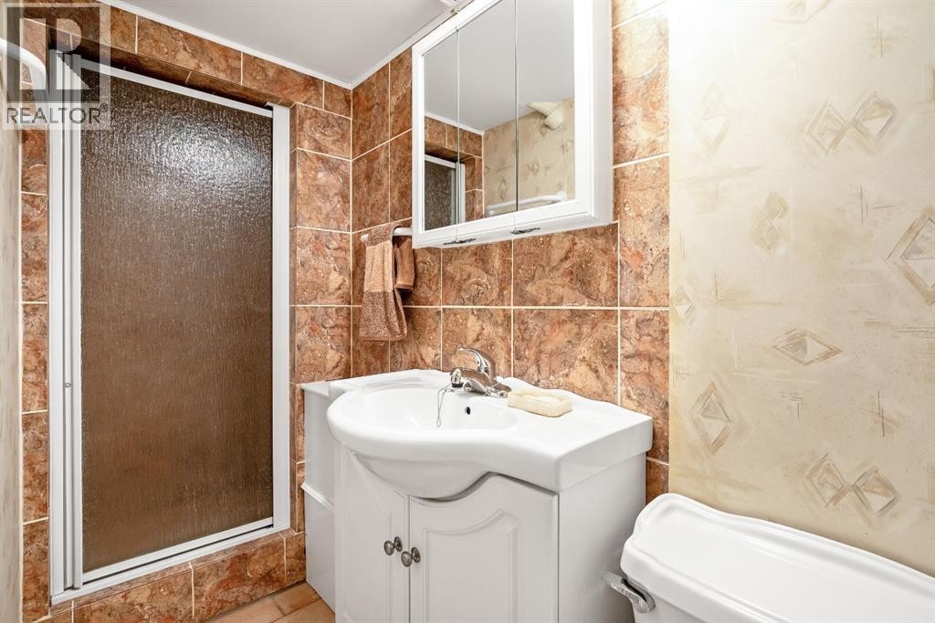 












47 Montrose Crescent NE

,
Calgary,




Alberta
T3E5P3

