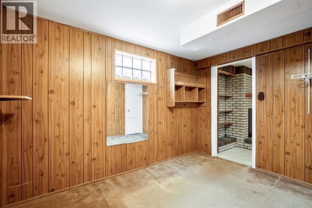 












47 Montrose Crescent NE

,
Calgary,




Alberta
T3E5P3

