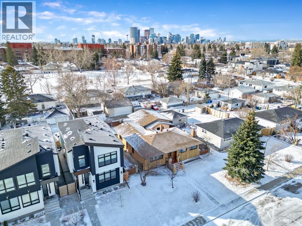 












47 Montrose Crescent NE

,
Calgary,




Alberta
T3E5P3

