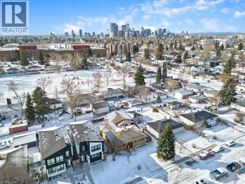 












47 Montrose Crescent NE

,
Calgary,




Alberta
T3E5P3

