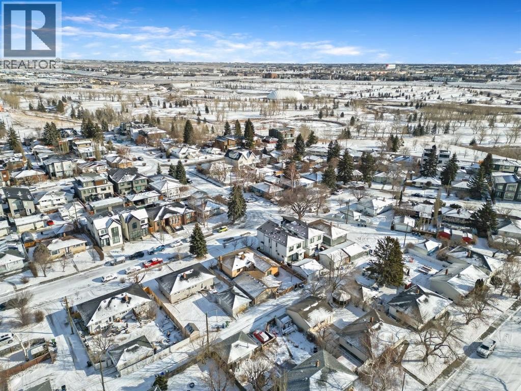 












47 Montrose Crescent NE

,
Calgary,




Alberta
T3E5P3


