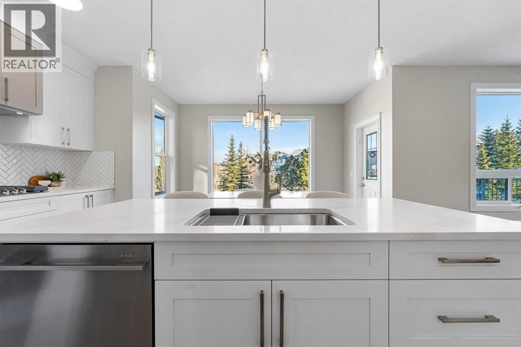 












125 Seagreen Passage

,
Chestermere,




Alberta
T1X0G5

