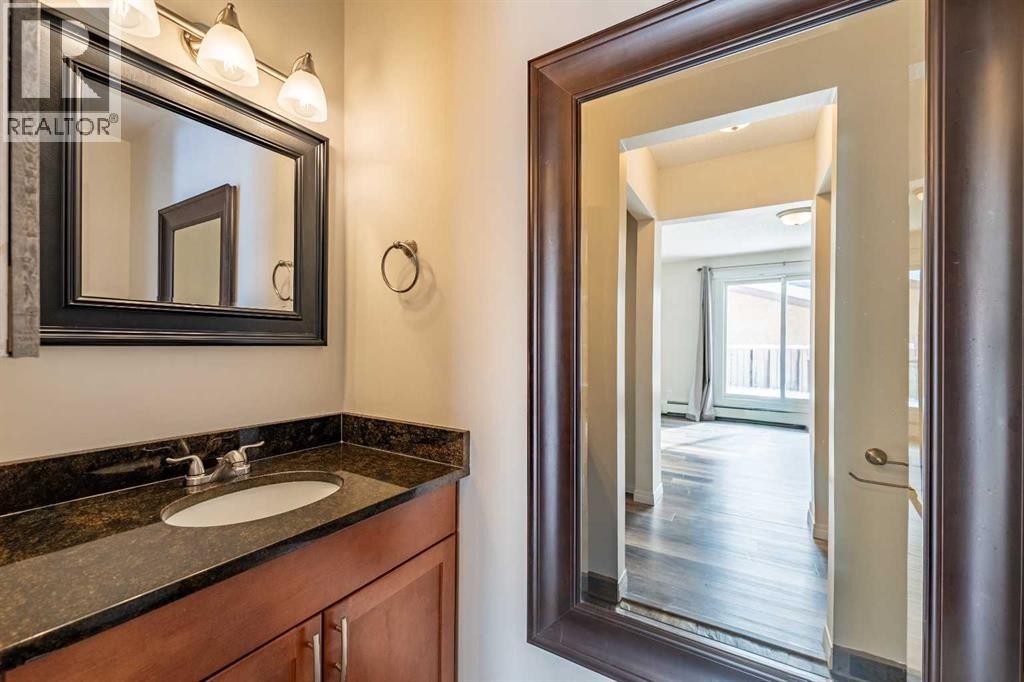 












135 27 Avenue NE

,
Calgary,




Alberta
T2Z1Z8

