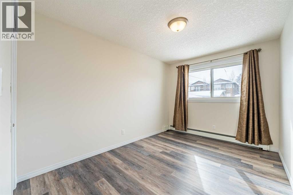 












135 27 Avenue NE

,
Calgary,




Alberta
T2Z1Z8

