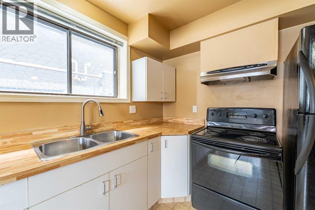 












135 27 Avenue NE

,
Calgary,




Alberta
T2Z1Z8

