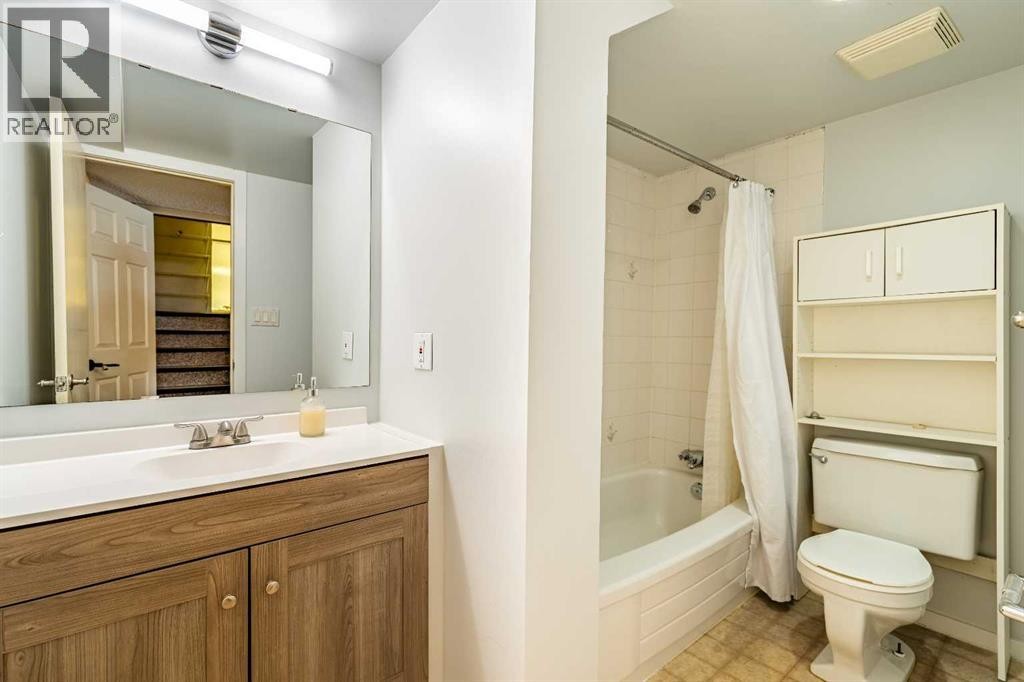 












135 27 Avenue NE

,
Calgary,




Alberta
T2Z1Z8

