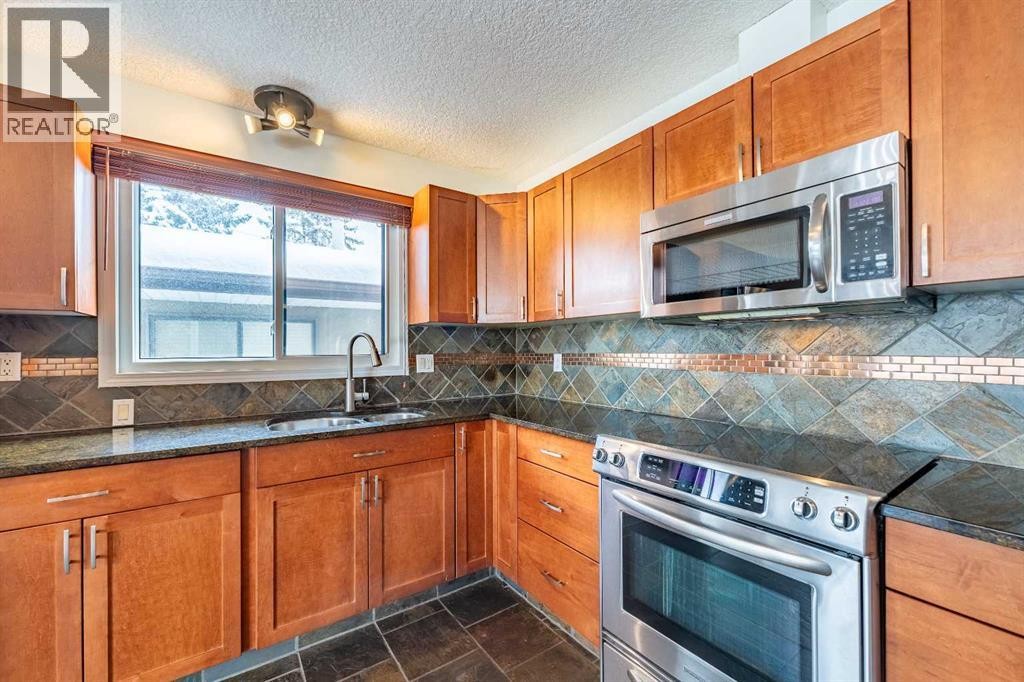 












135 27 Avenue NE

,
Calgary,




Alberta
T2Z1Z8

