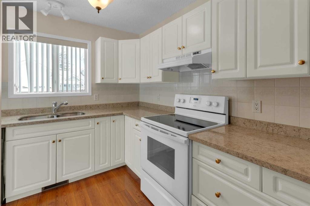 












114 Macewan Ridge Villas NW

,
Calgary,




Alberta
T3k4G3

