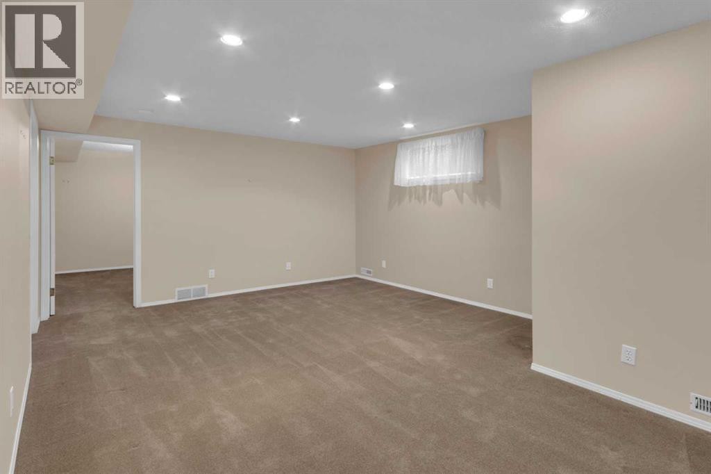 












114 Macewan Ridge Villas NW

,
Calgary,




Alberta
T3k4G3

